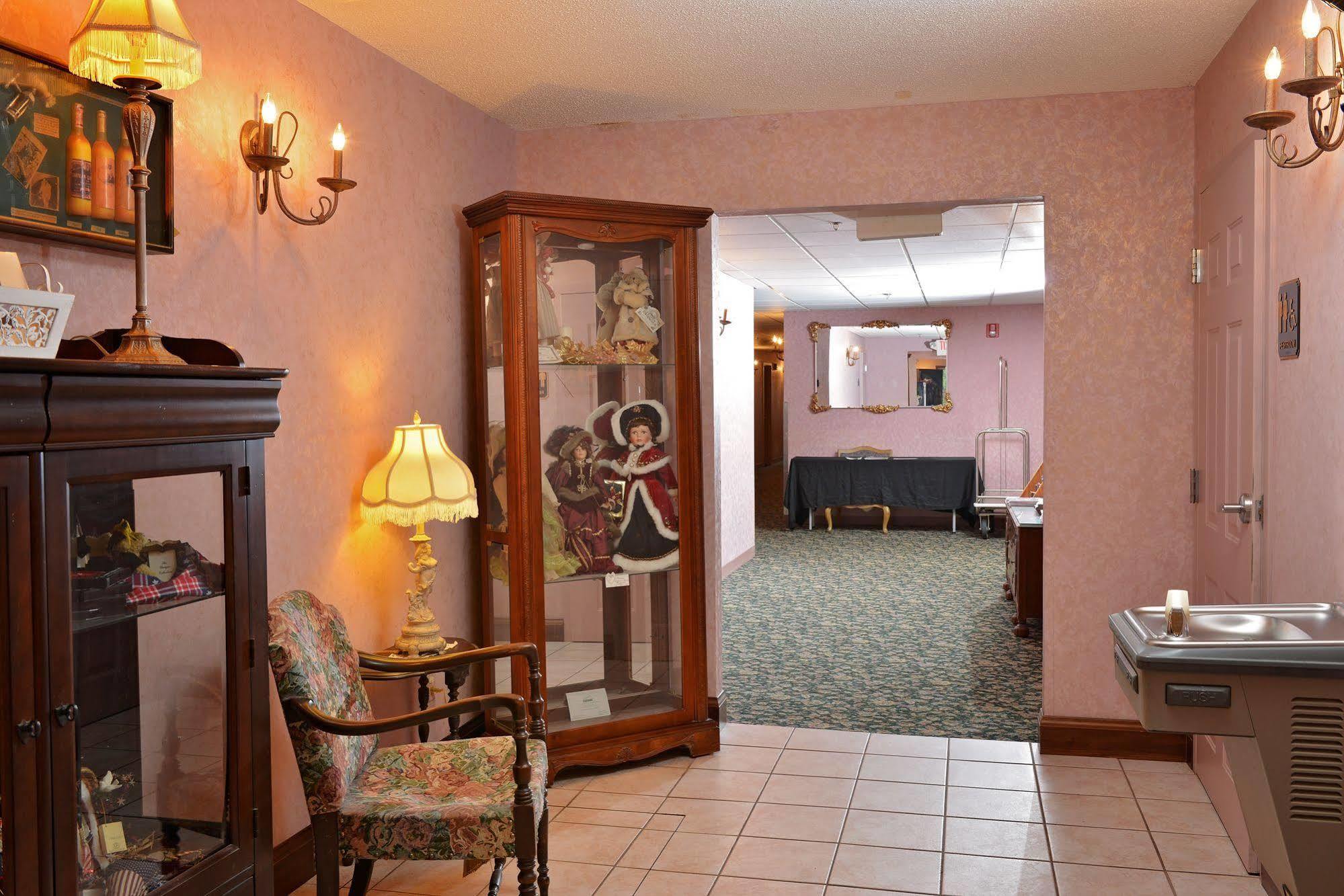Ourguest Inn & Suites Downtown Port Clinton Extérieur photo
