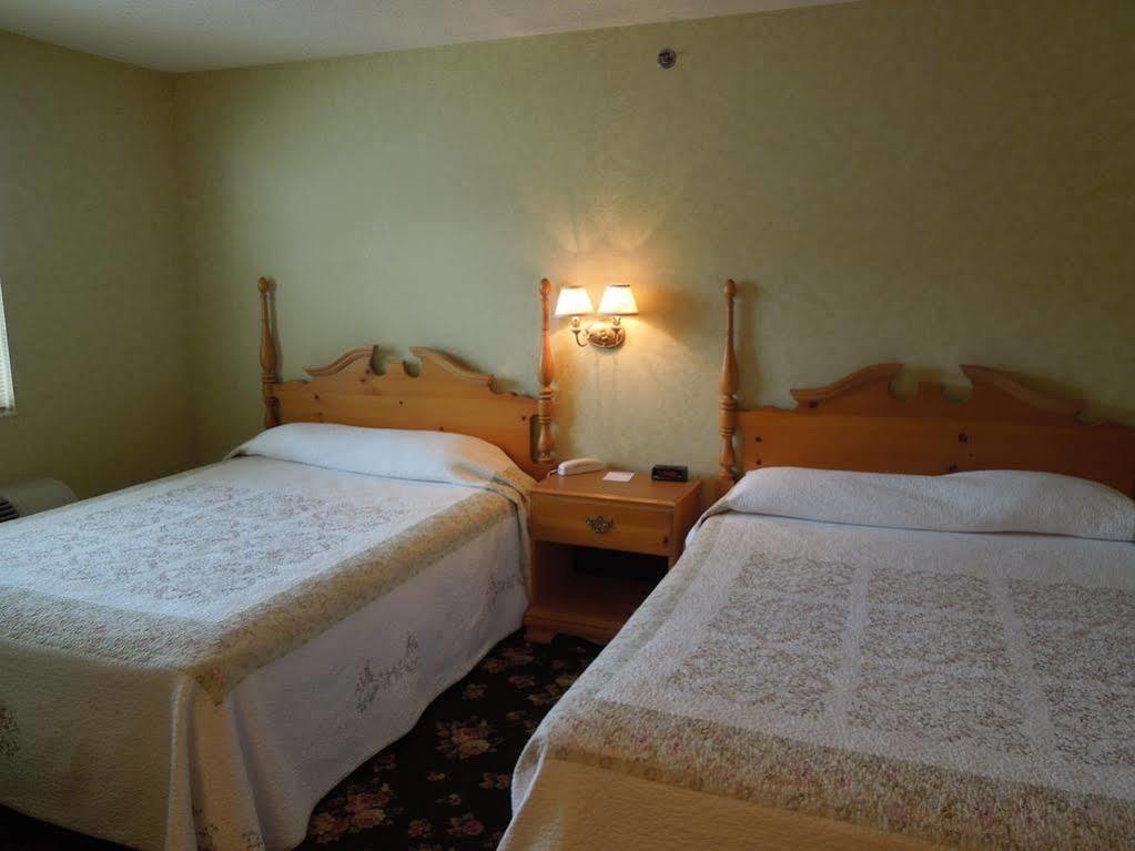 Ourguest Inn & Suites Downtown Port Clinton Extérieur photo