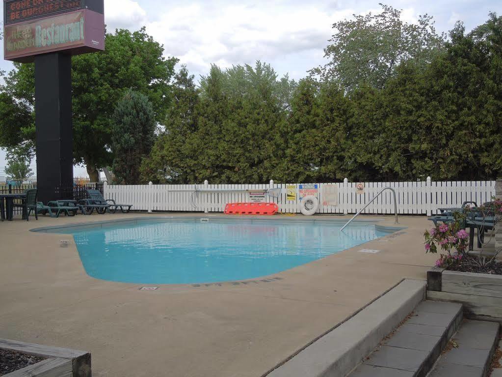 Ourguest Inn & Suites Downtown Port Clinton Extérieur photo